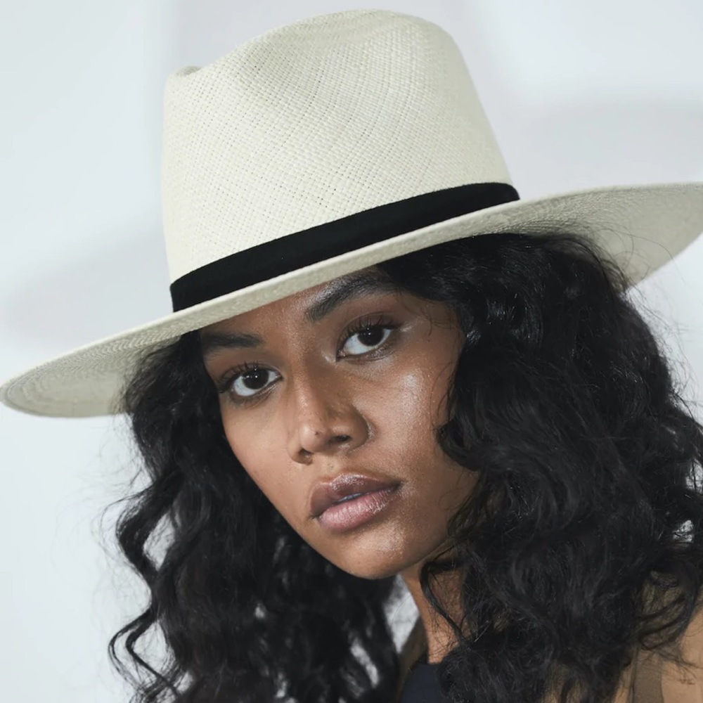 NWT Janessa Leone Vija hat